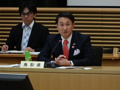 画像：平井総合戦略･政権評価特別委員長（鳥取県知事）